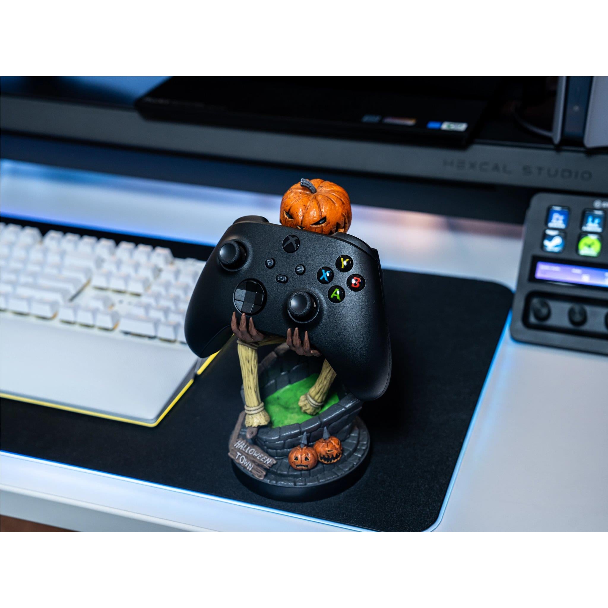 Cable Guy - Jack Pumpkin King Controller & Phone Holder
