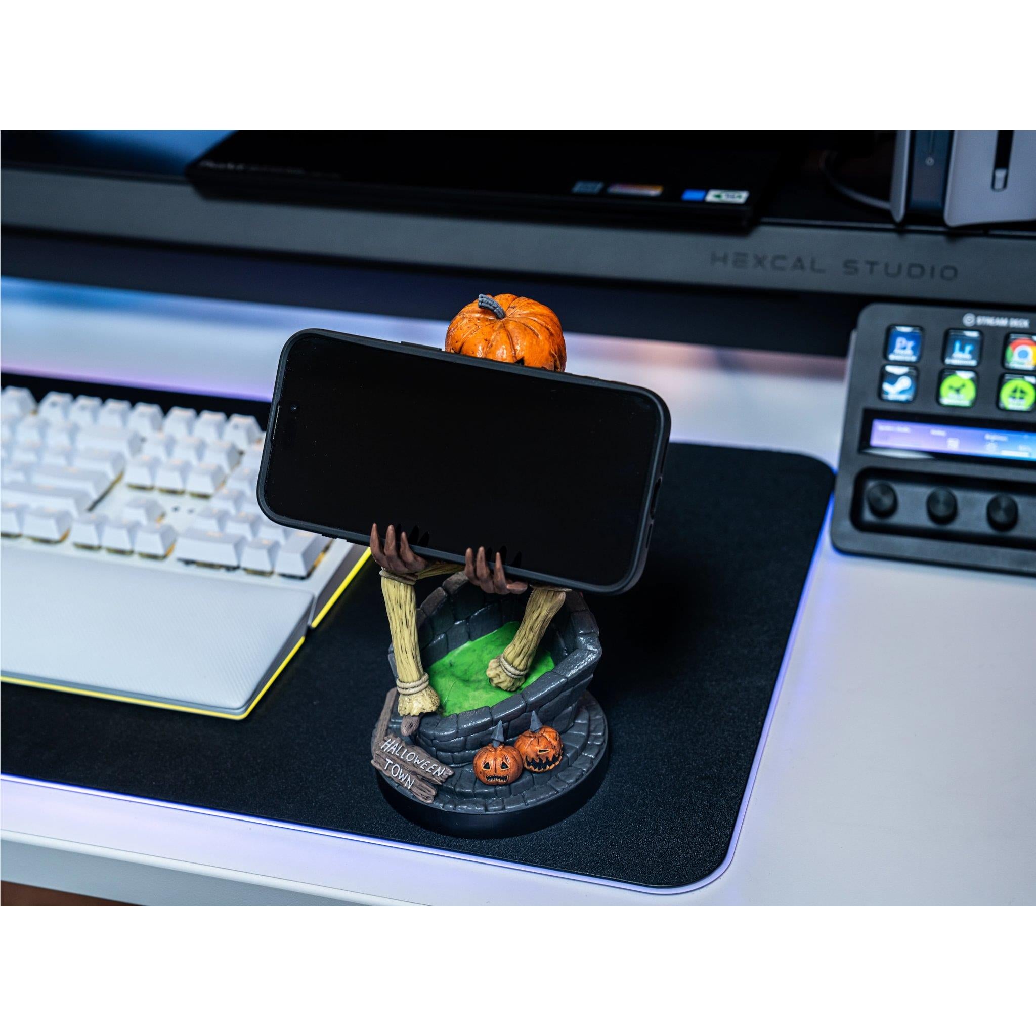 Cable Guy - Jack Pumpkin King Controller & Phone Holder
