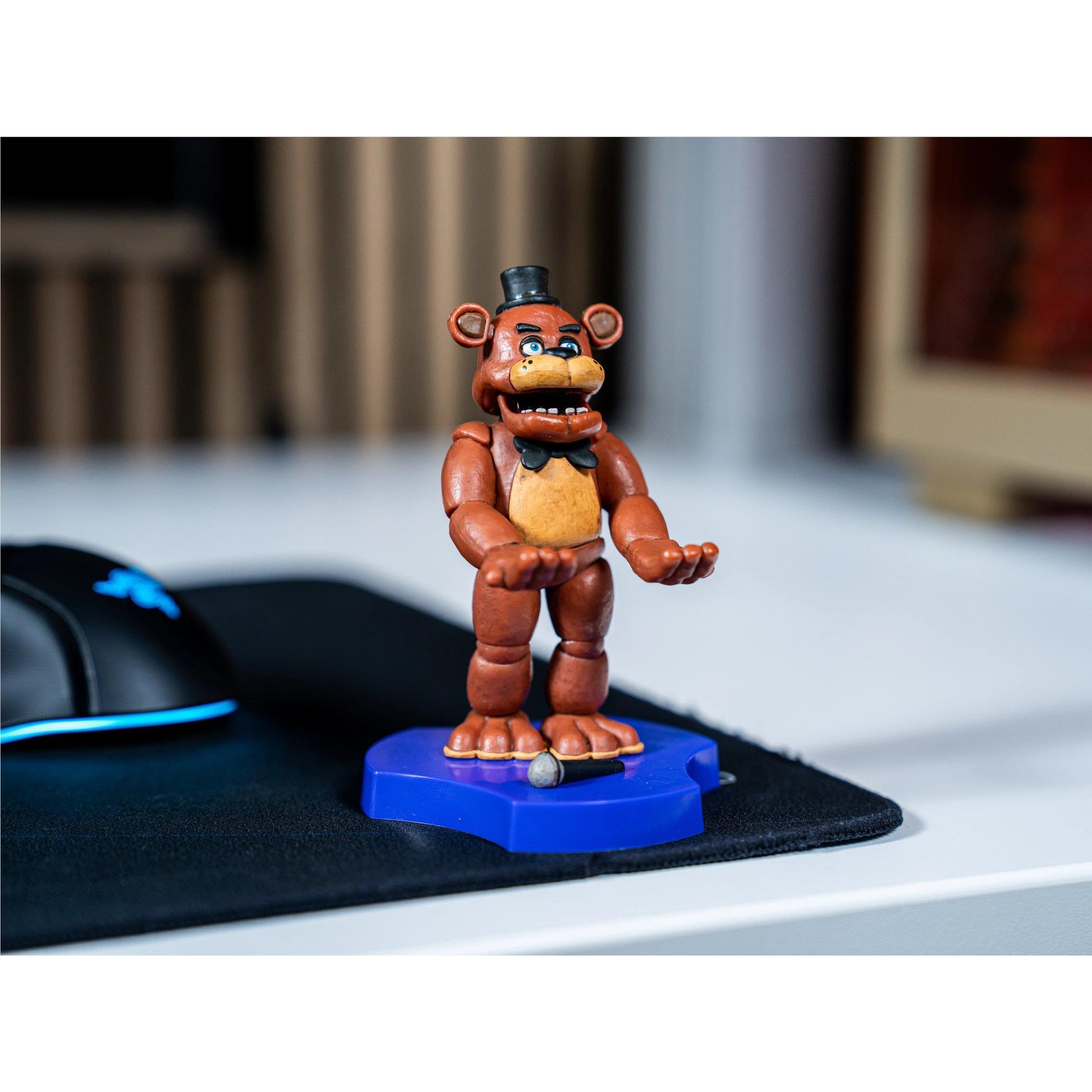 Cable Guy - Freddy Controller & Phone Holder