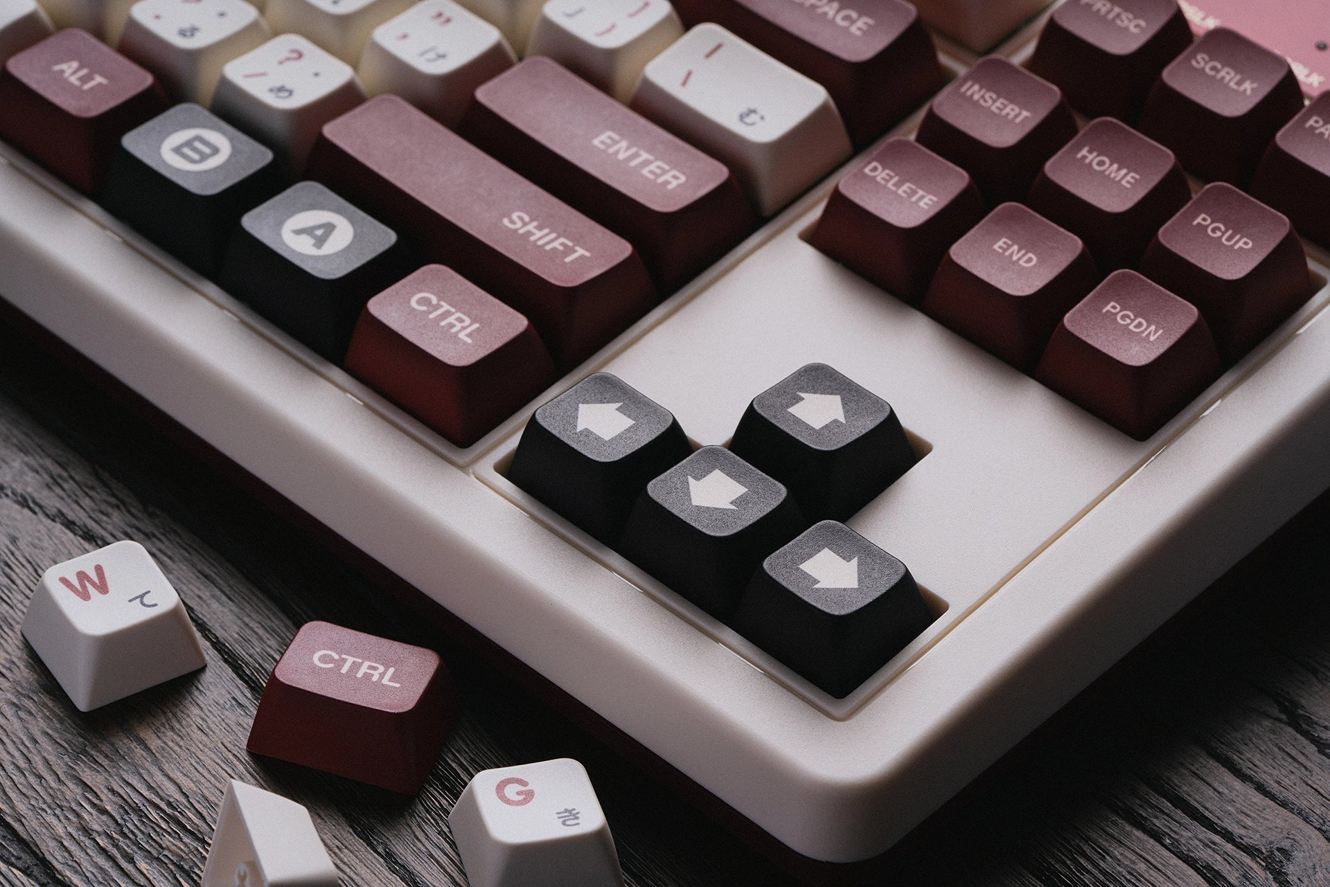 8BitDo Retro Mechanical Keyboard - Fami Edition