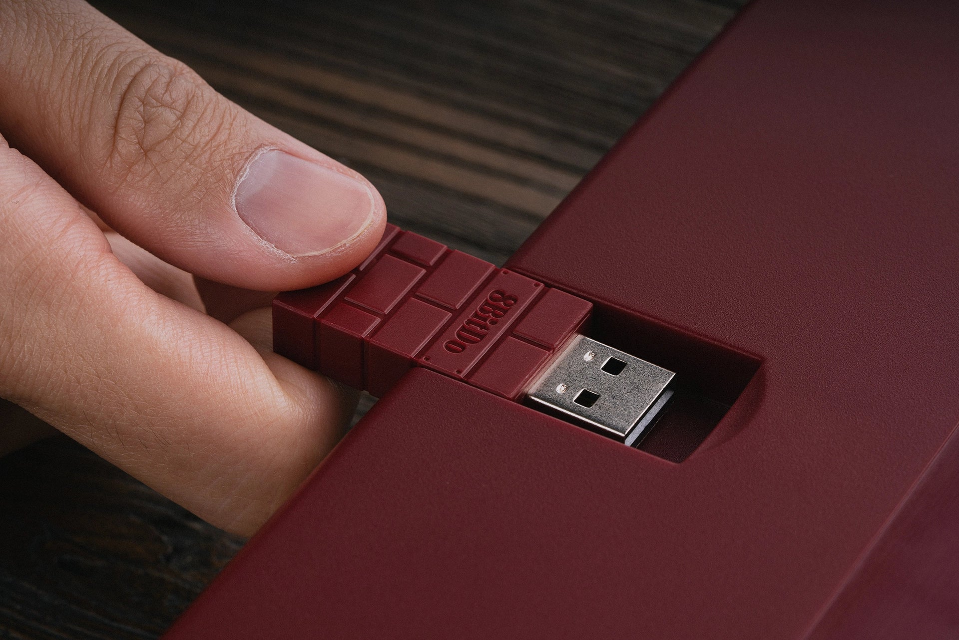 8BitDo Retro Mechanical Keyboard - Fami Edition