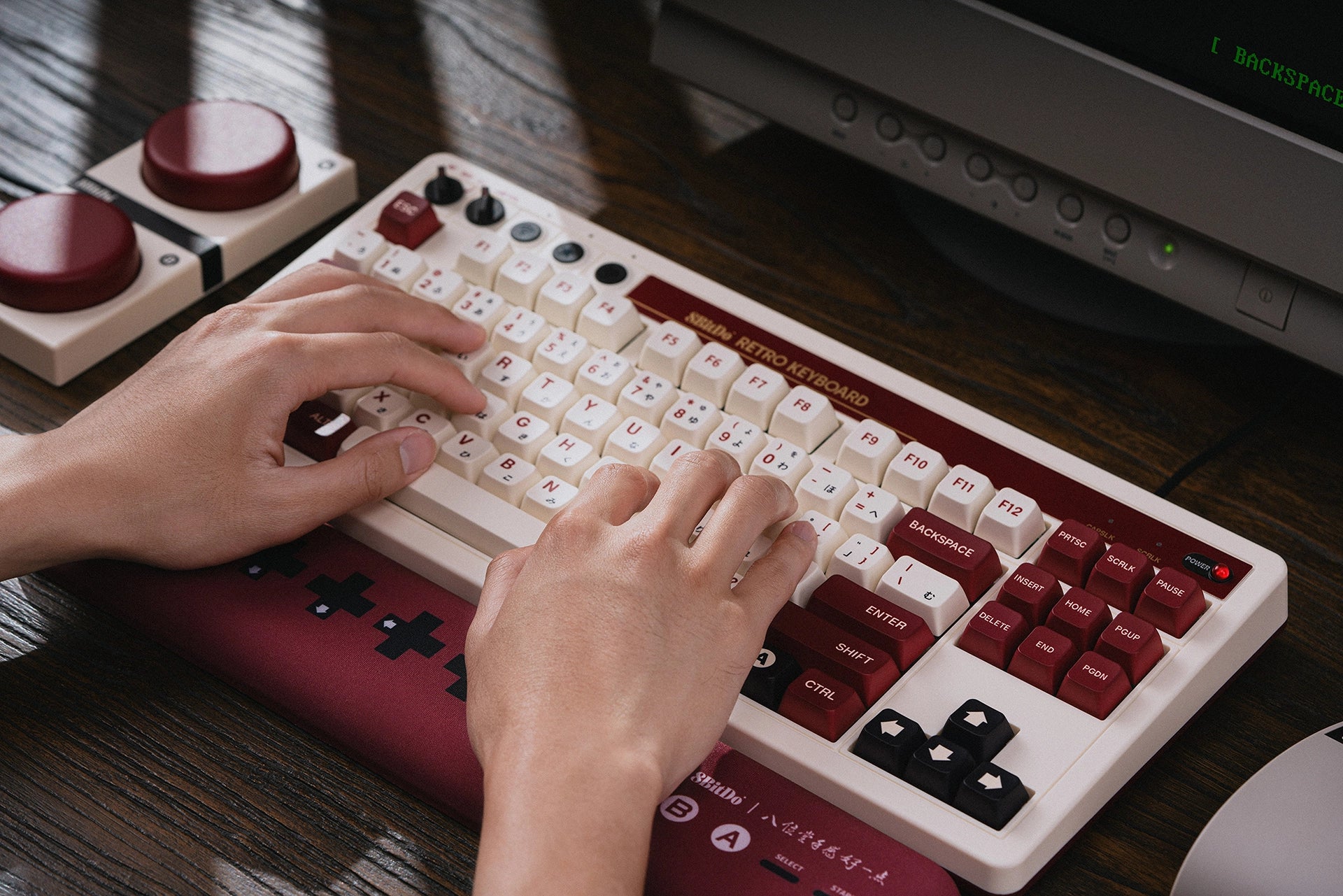 8BitDo Retro Mechanical Keyboard - Fami Edition