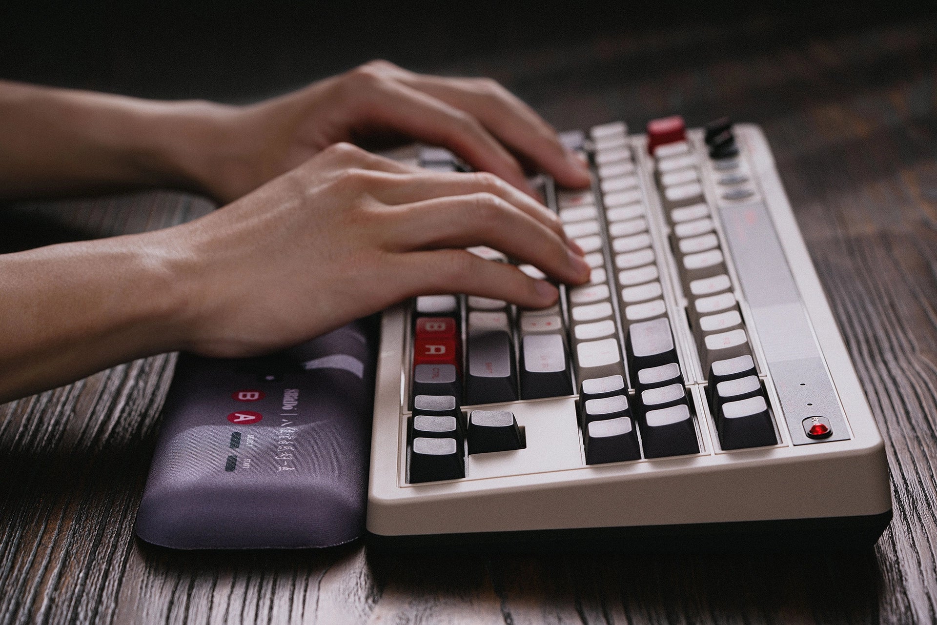 8BitDo Retro Mechanical Keyboard - N Edition