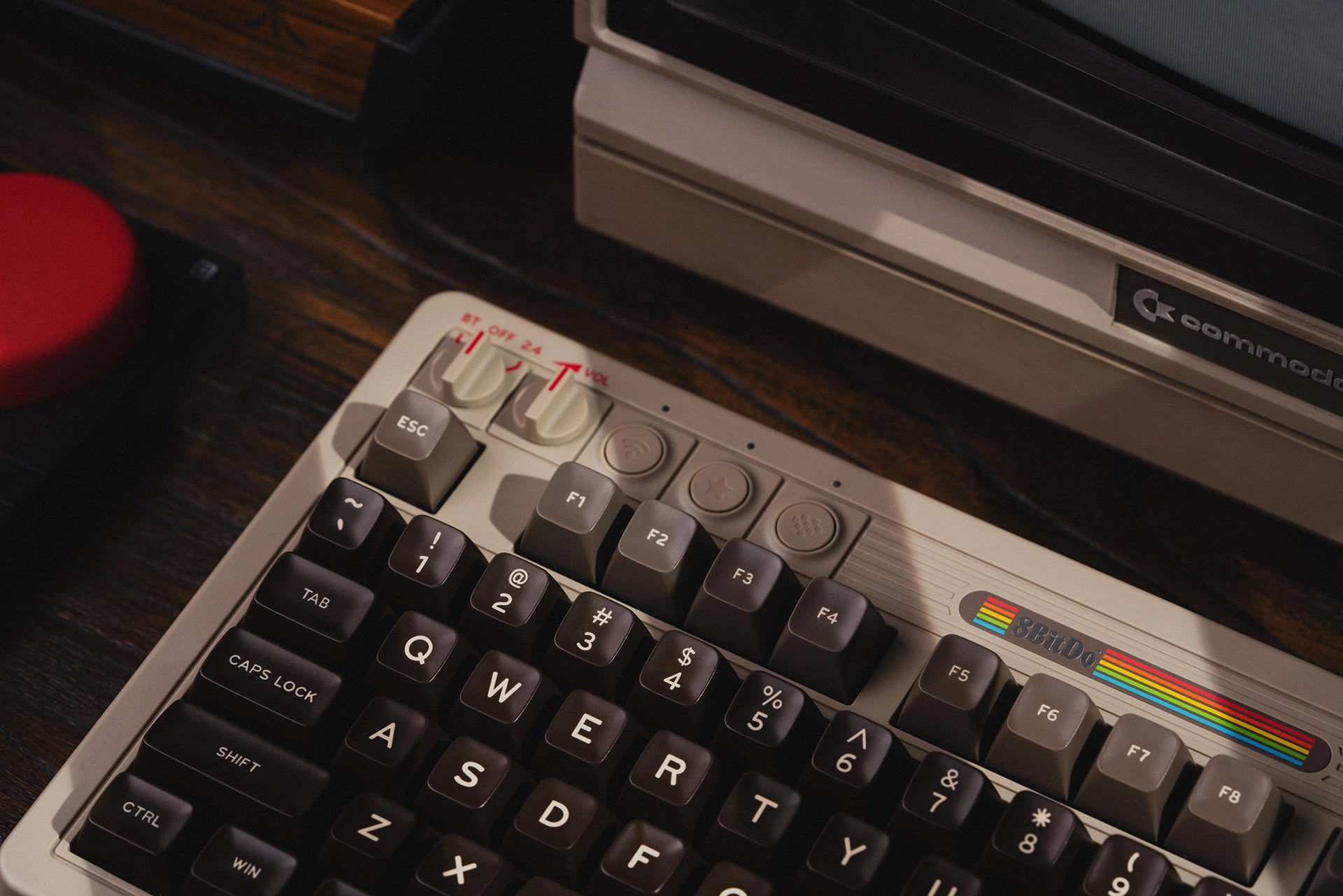 8BitDo Retro Mechanical Keyboard - C-64 Edition