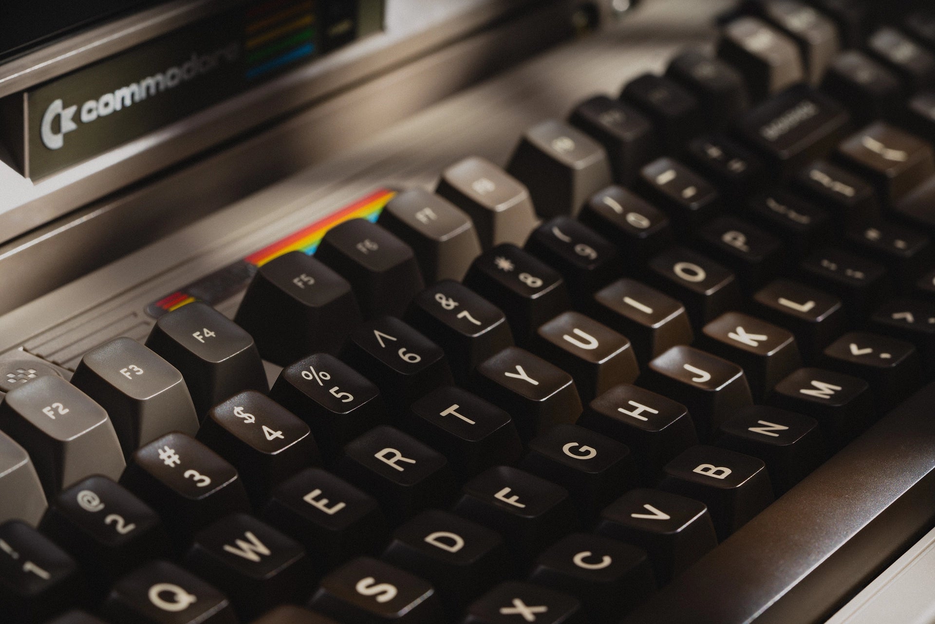 8BitDo Retro Mechanical Keyboard - C-64 Edition