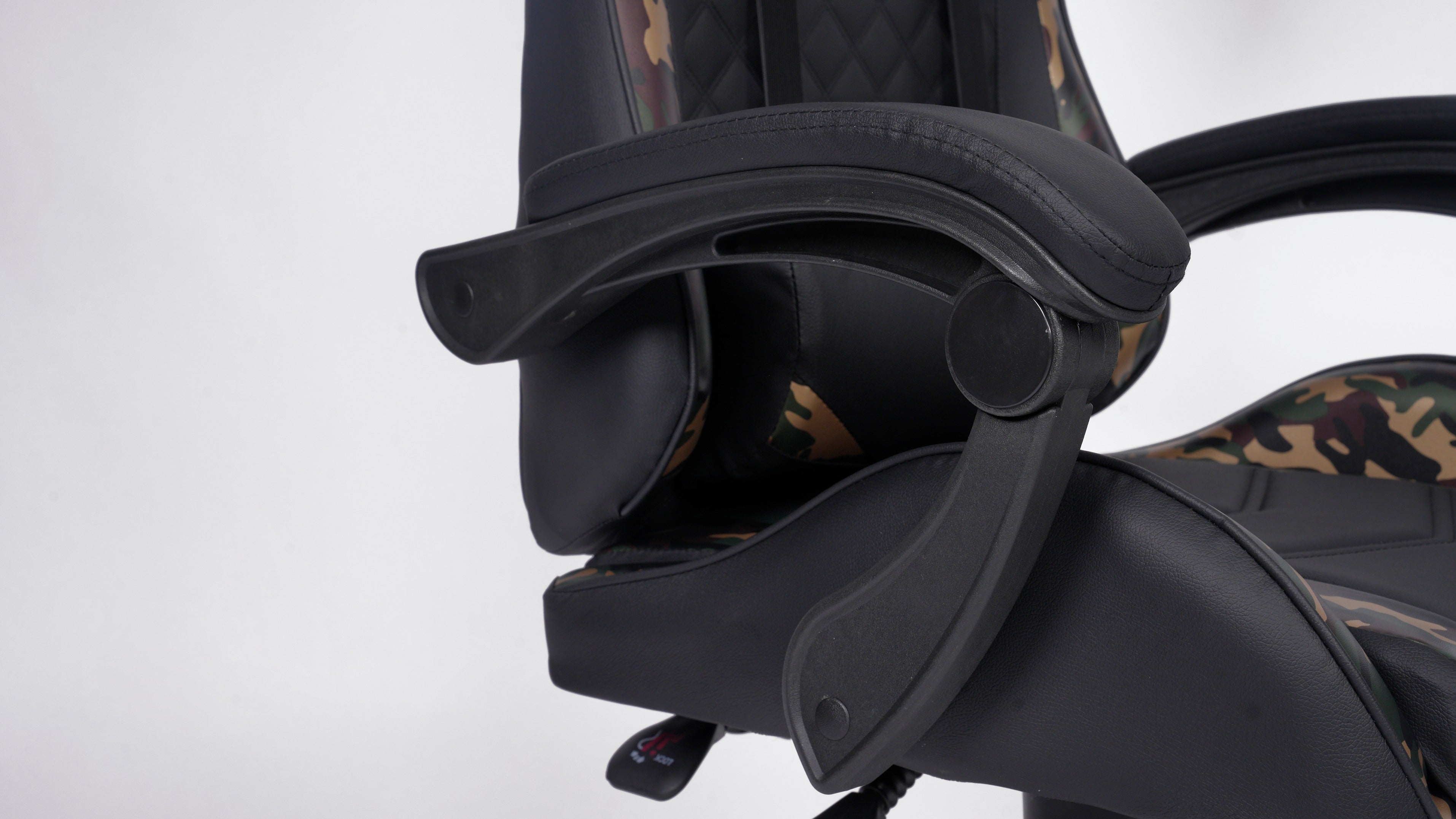 Playmax Studio Core Gaming Chair - Jungle Camo/Black