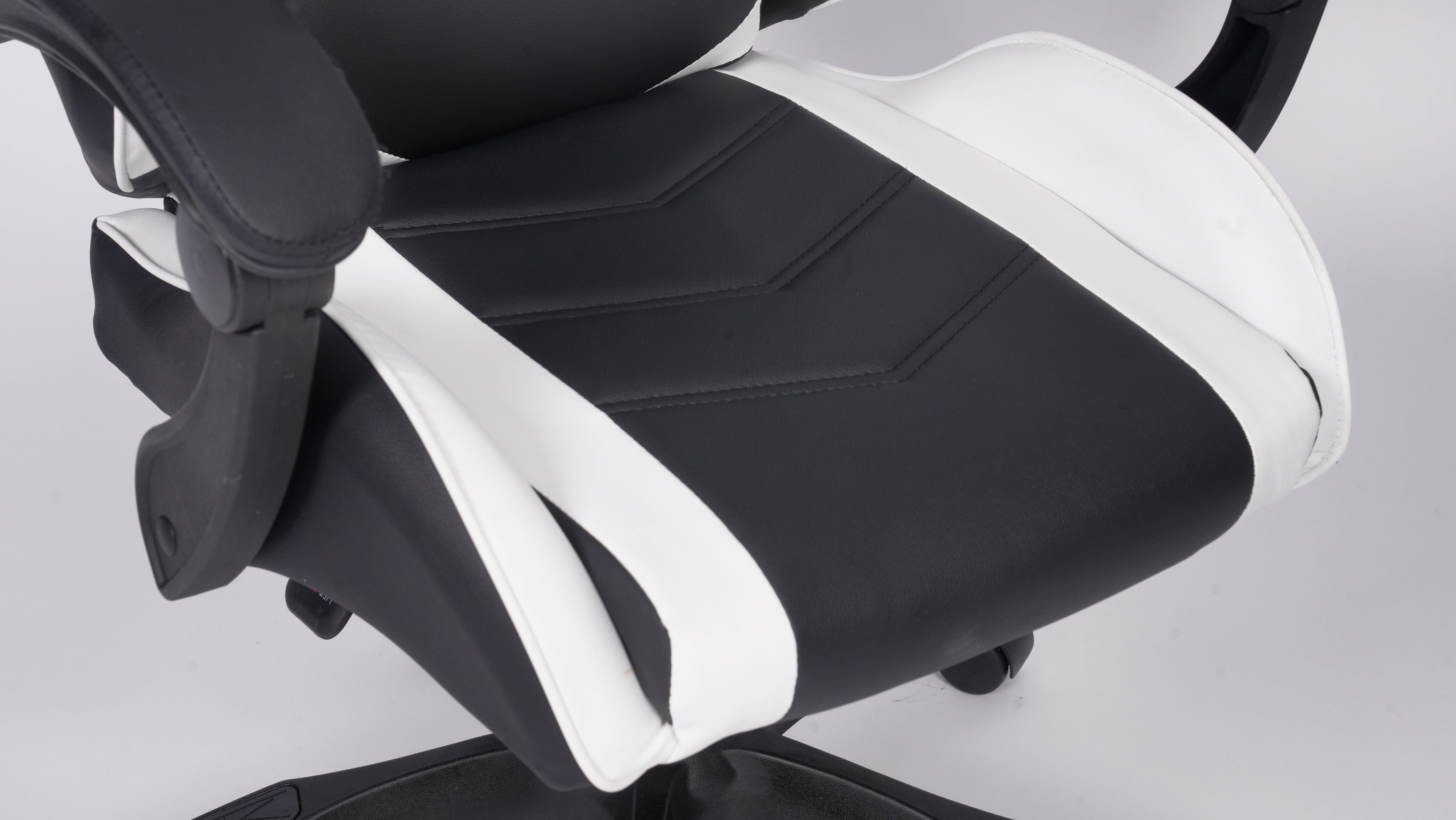 Playmax Studio Core Gaming Chair - White/Black