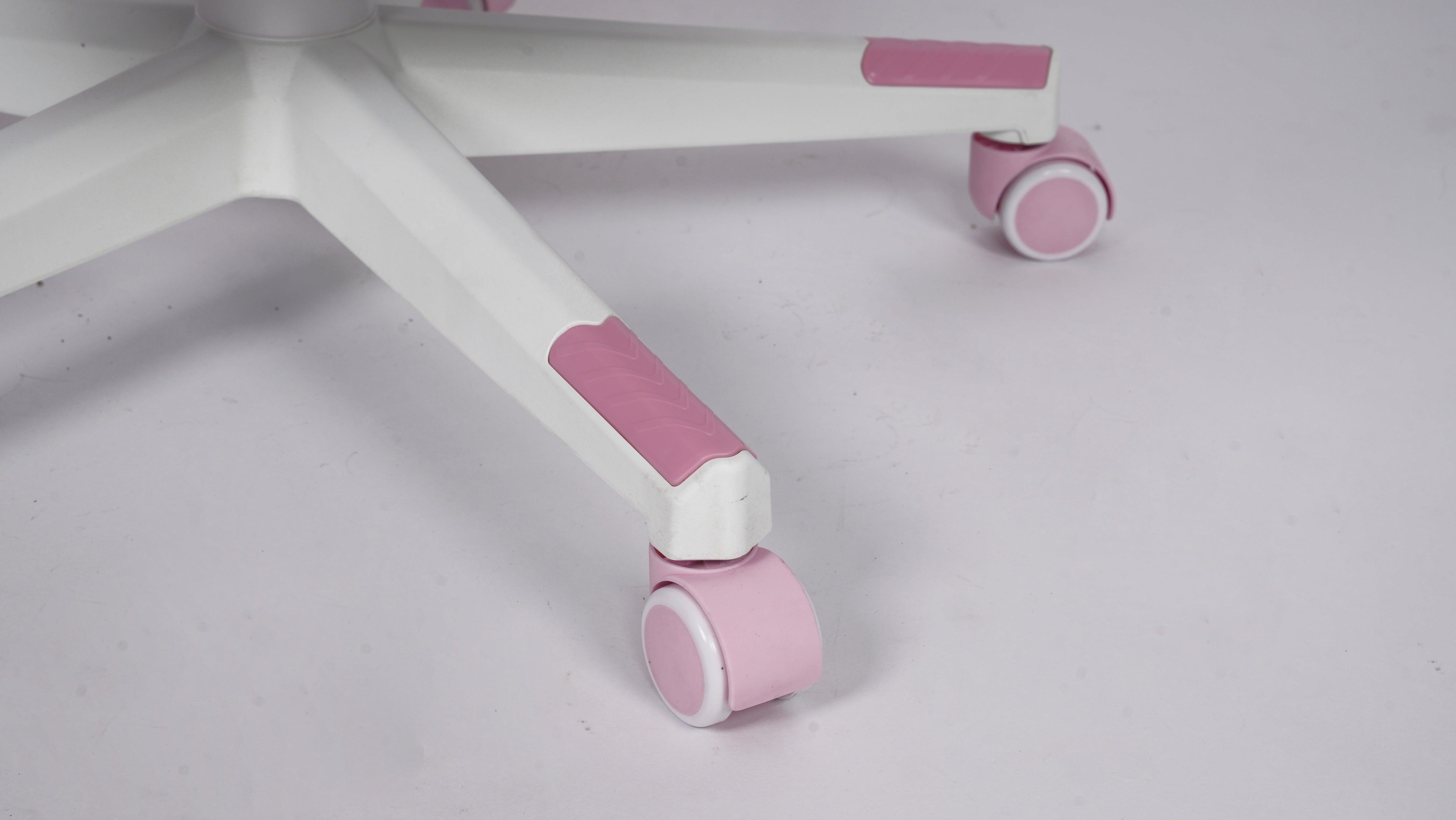 Playmax Studio Cat Gaming Chair - White/Pink