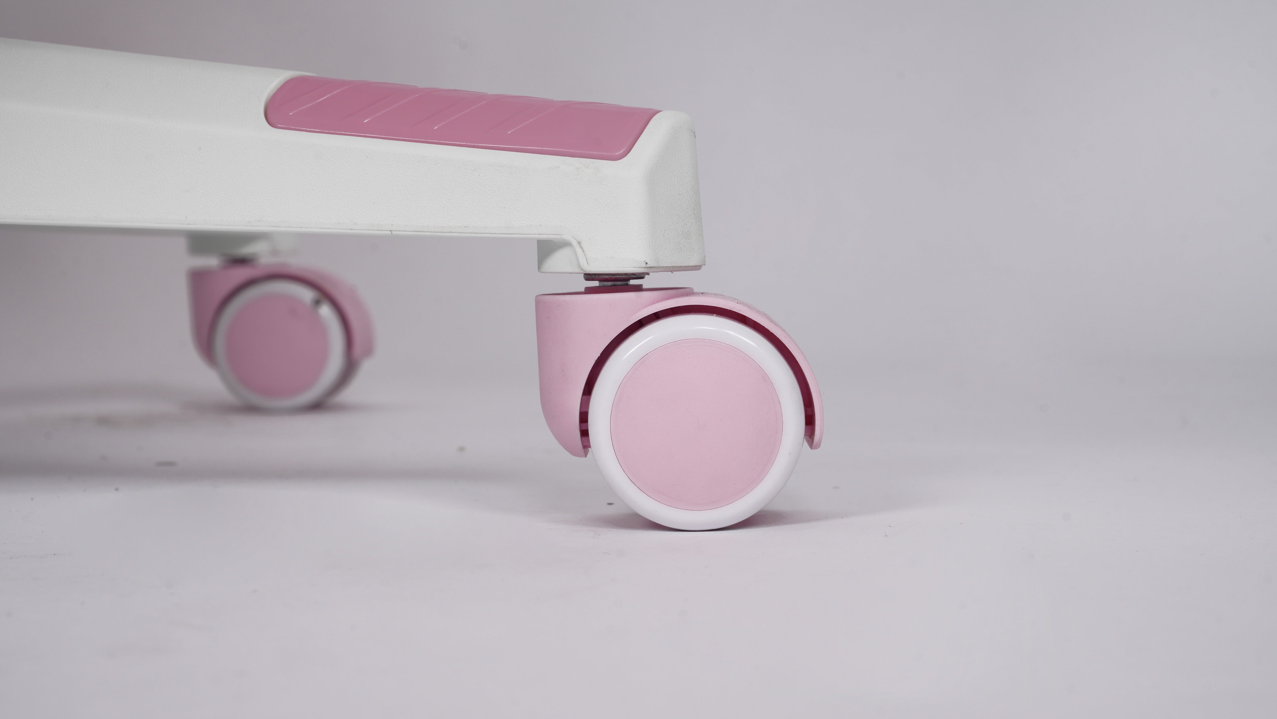 Playmax Studio Cat Gaming Chair - White/Pink