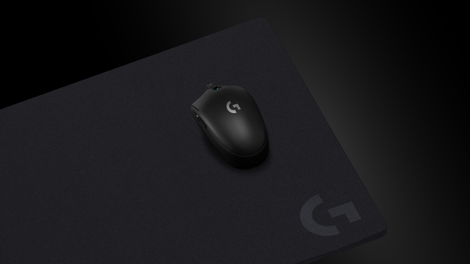 Logitech G640 Large Cloth Gaming Mouse Pad